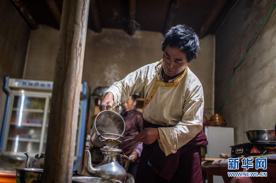 (決戰(zhàn)決勝脫貧攻堅(jiān)·聚焦三區(qū)三州·圖文互動(dòng))(3)拓展新天地——云南迪慶藏區(qū)“新產(chǎn)業(yè)”掠影