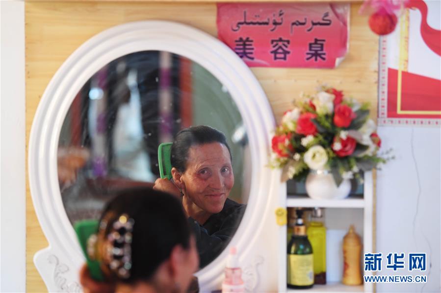 (決戰(zhàn)決勝脫貧攻堅(jiān)·聚焦三區(qū)三州·圖文互動(dòng))(3)安居房里的新物件