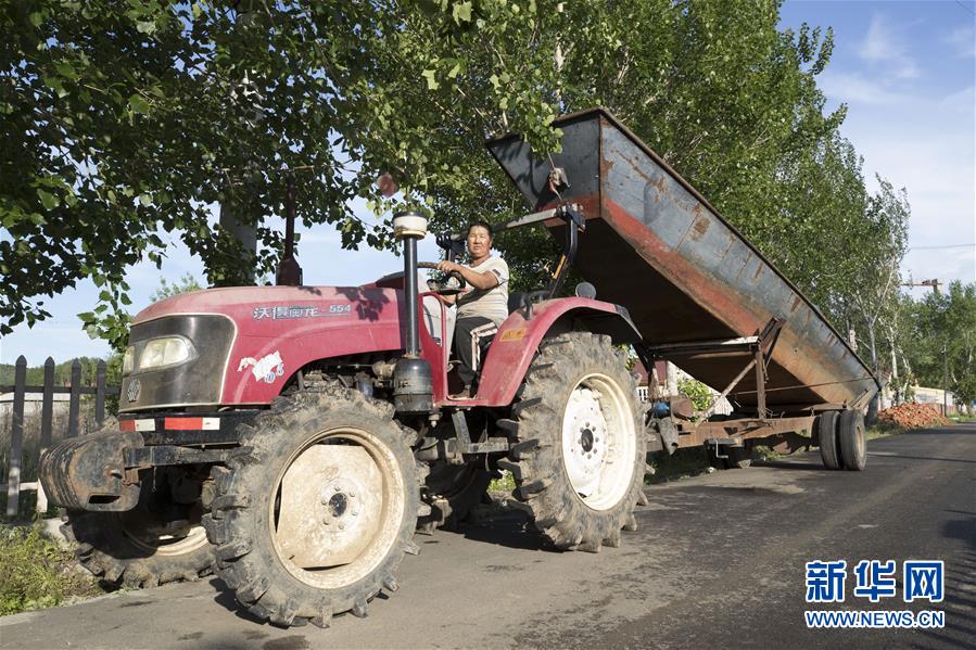 (新華全媒頭條·走向我們的小康生活·圖文互動)(4)迎著東升的紅日——走向小康之路的赫哲族