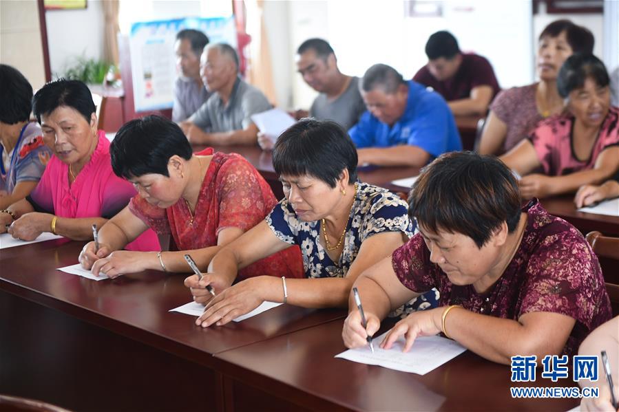 （新時代文明實踐&middot;圖文互動）（9）文明春風入萬家&mdash;&mdash;新時代文明實踐中心助推黨的創(chuàng)新理論在基層落地生根