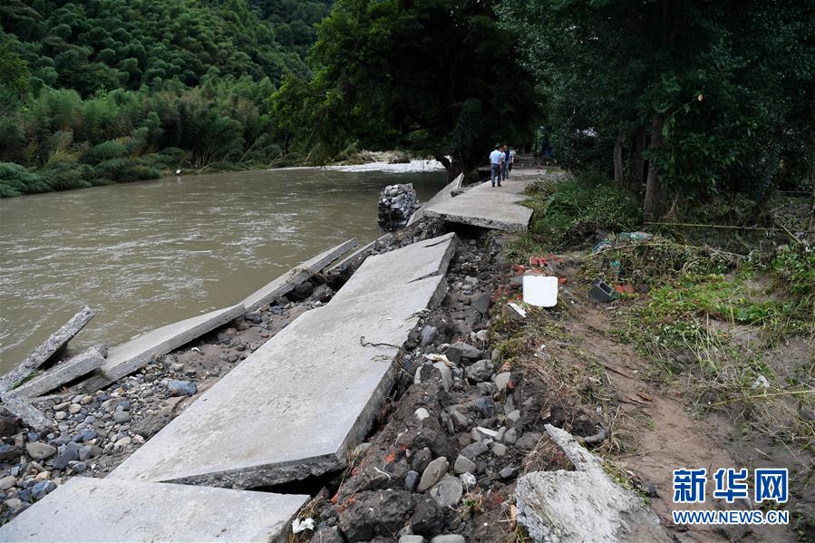 (防汛抗洪·圖文互動(dòng))(3)山洪過(guò)境24小時(shí)——安徽旌德“水退人進(jìn)”保脫貧見(jiàn)聞