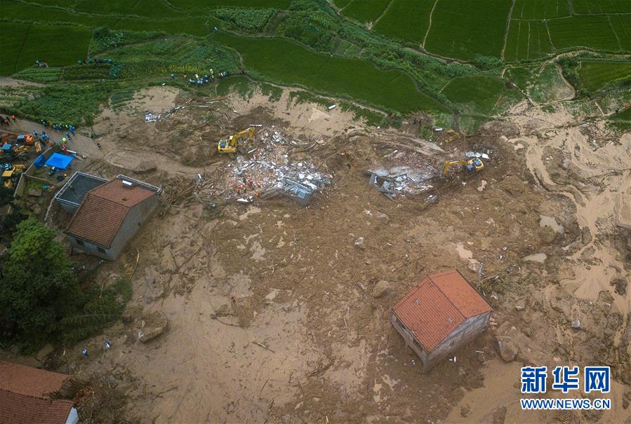 (防汛抗洪·圖文互動)(4)湖北黃梅山體滑坡事故救援紀(jì)實