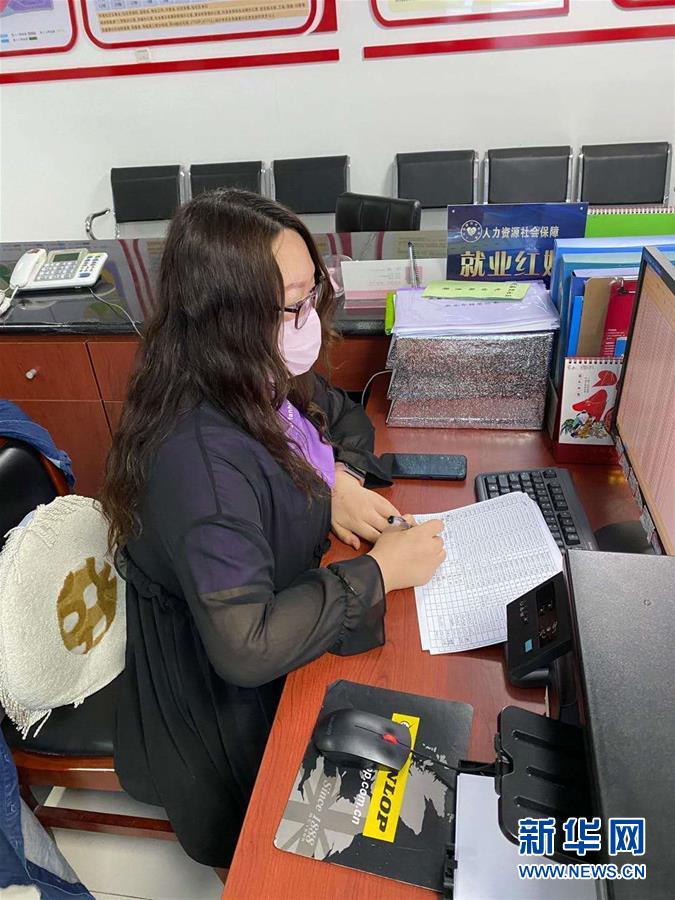 (新華網(wǎng)·圖文互動(dòng))(1)“就業(yè)紅娘”忙“牽線”