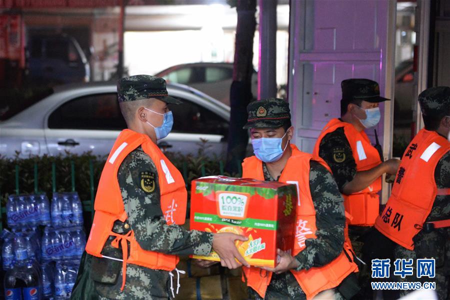 (防汛抗洪)(2)淮河蒙洼蓄洪區(qū)深夜轉(zhuǎn)移