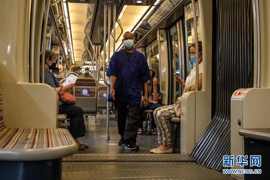 (國際疫情)(1)法國開始執(zhí)行封閉公共場所強(qiáng)制戴口罩法令