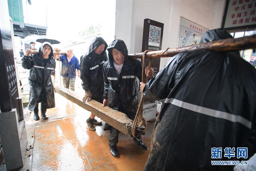（在習(xí)近平新時代中國特色社會主義思想指引下——新時代新作為新篇章·習(xí)近平總書記關(guān)切事·圖文互動）（4）戰(zhàn)疫魔,斗洪魔——湖北全力應(yīng)對防疫、防汛疊加“雙考”