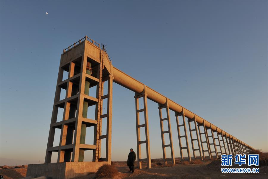 (新華全媒頭條·走向我們的小康生活·圖文互動(dòng))(5)23萬人的命運(yùn)轉(zhuǎn)折——我國最大易地生態(tài)移民安置區(qū)的脫貧密碼