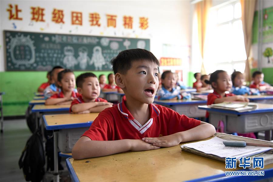 (新華全媒頭條·走向我們的小康生活·圖文互動(dòng))(16)23萬人的命運(yùn)轉(zhuǎn)折——我國最大易地生態(tài)移民安置區(qū)的脫貧密碼