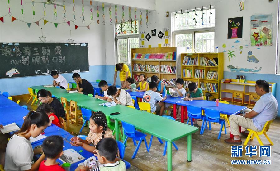 (特別的暑期生活·圖文互動(dòng))(3)文體活動(dòng)豐富河南農(nóng)村孩子暑期生活