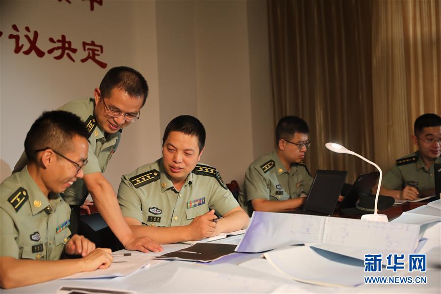 (圖文互動(dòng))(5)對(duì)黨赤“淳” 為國(guó)志“靜”——記戰(zhàn)略支援部隊(duì)某部高級(jí)工程師淳靜