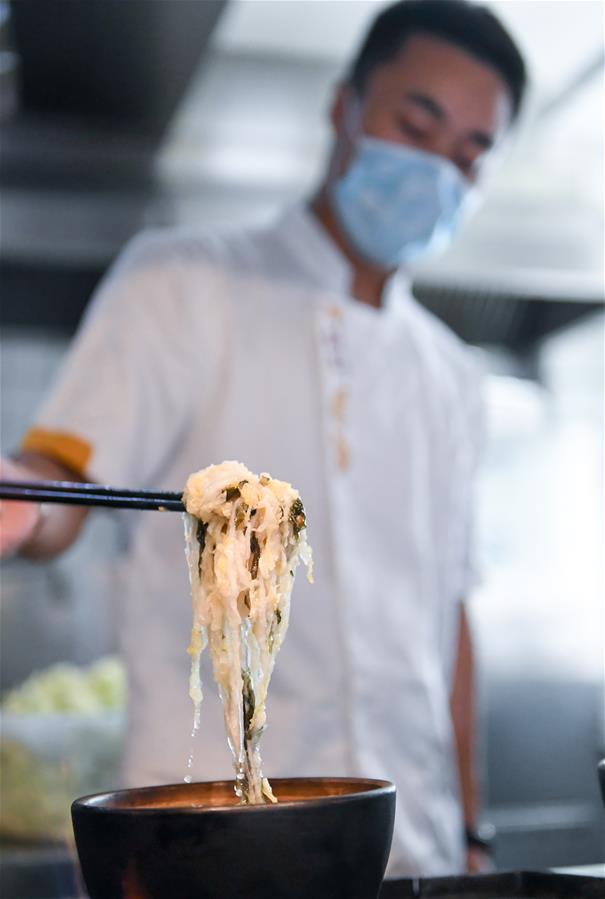 （在習(xí)近平新時代中國特色社會主義思想指引下——新時代新作為新篇章·習(xí)近平總書記關(guān)切事·圖文互動）（1）讓“舌尖上的節(jié)約”成為習(xí)慣——全社會營造浪費可恥、節(jié)約為榮的氛圍掃描