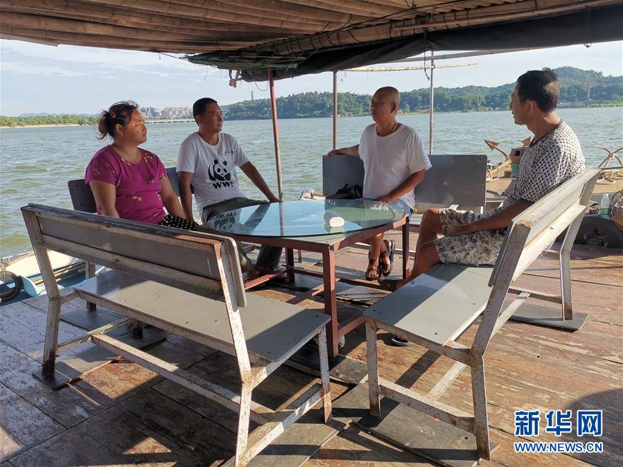 (總書記推動的改革身邊事·生態(tài)文明改革篇·圖文互動)(2)特寫:從“捕魚人”到“護魚人”——長江漁民上岸后的新生活