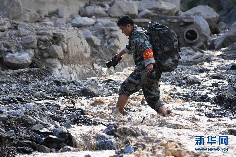 （防汛抗洪·圖文互動(dòng)）（12）七夕前夜，為莫諾村架起“生命之橋”