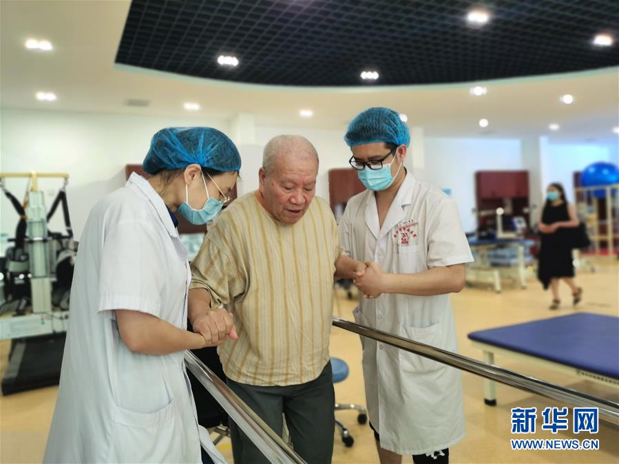 (走向我們的小康生活·圖文互動)(1)從“老三送”到“新三送”——天津呵護(hù)“最美夕陽紅”