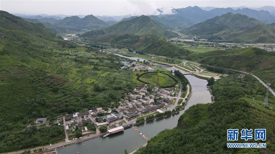 （新華全媒頭條·走向我們的小康生活·圖文互動）（5）長城腳下，小康村串成“珍珠鏈”