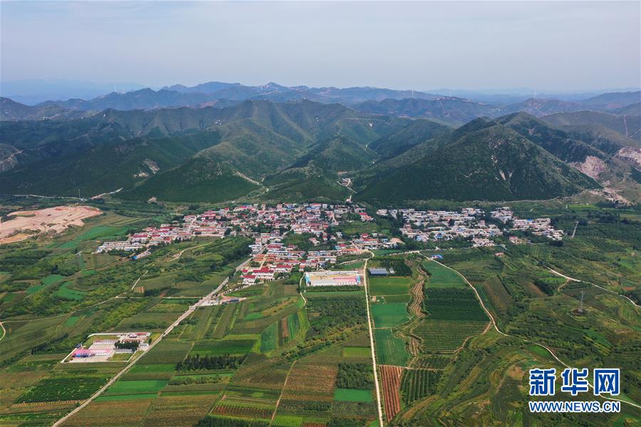 （新華全媒頭條·走向我們的小康生活·圖文互動）（13）長城腳下，小康村串成“珍珠鏈”