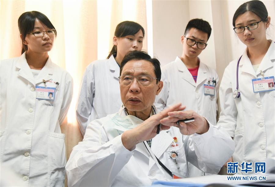 （圖文互動(dòng)）（5）敢醫(yī)敢言，生命至上——記“共和國勛章”獲得者鐘南山