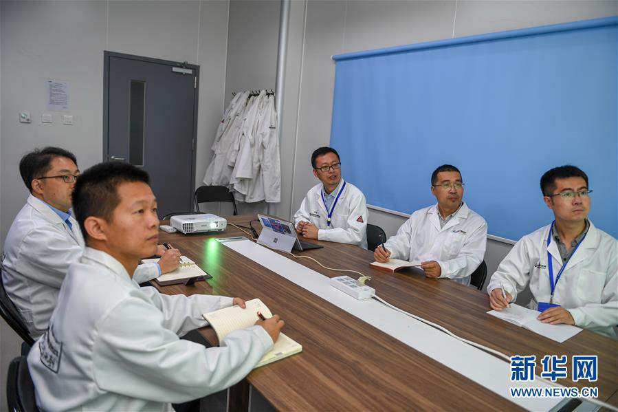 （在習(xí)近平新時(shí)代中國特色社會(huì)主義思想指引下——新時(shí)代新作為新篇章·習(xí)近平總書記關(guān)切事·圖文互動(dòng)）（1）終不悔為國為民，攀高峰只爭朝夕——來自科學(xué)家們的動(dòng)人故事