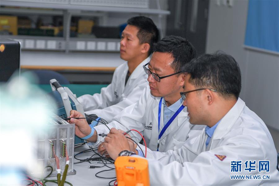 （在習(xí)近平新時(shí)代中國特色社會(huì)主義思想指引下——新時(shí)代新作為新篇章·習(xí)近平總書記關(guān)切事·圖文互動(dòng)）（2）終不悔為國為民，攀高峰只爭朝夕——來自科學(xué)家們的動(dòng)人故事