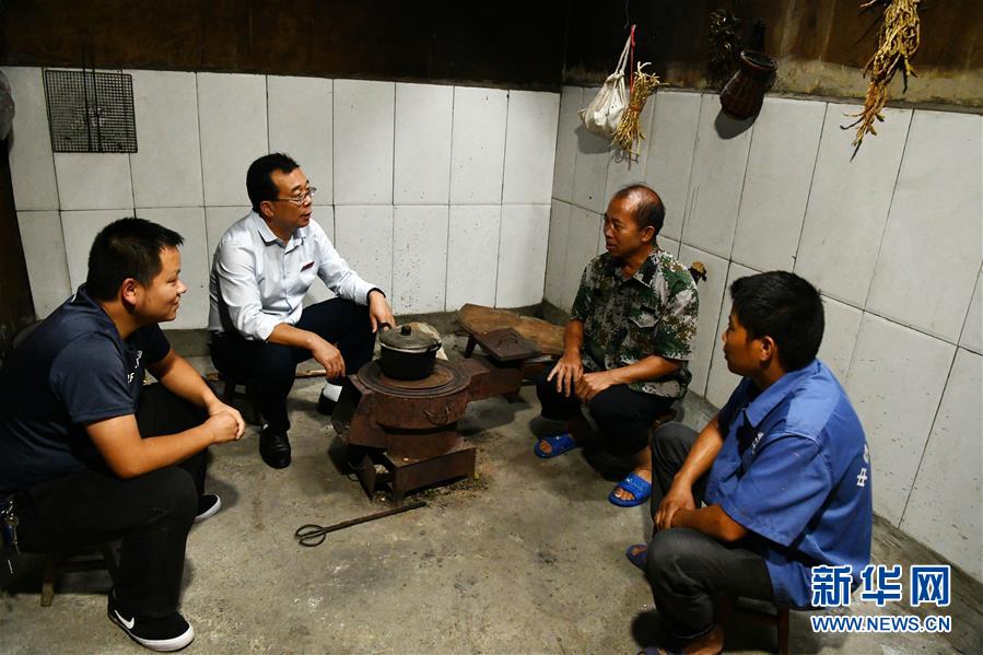 (新華全媒頭條·決戰(zhàn)決勝脫貧攻堅(jiān)·督戰(zhàn)未摘帽貧困縣·圖文互動)(7)把“最能打的人”放在最需要的地方——聚焦貴州未脫貧縣里的“助攻干部”