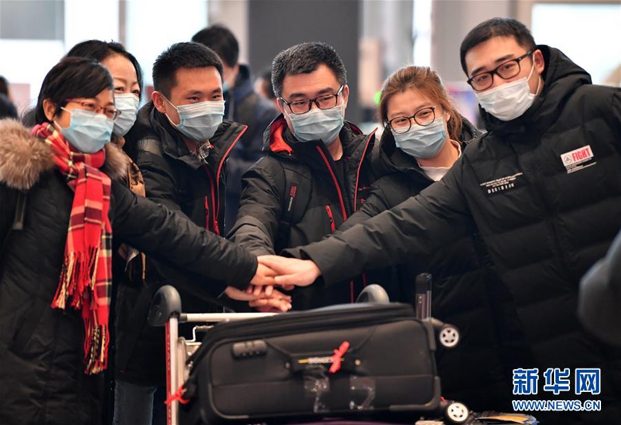 (抗疫一線醫(yī)務(wù)人員英雄群體·圖文互動)(1)合力筑起生命防線——記天津市對口支援恩施州疾控工作隊