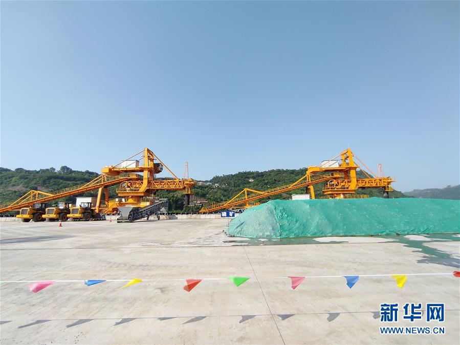 (走向我們的小康生活·決戰(zhàn)決勝脫貧攻堅(jiān)·圖文互動(dòng))(3)“萬(wàn)里長(zhǎng)江第一港”的新藍(lán)圖