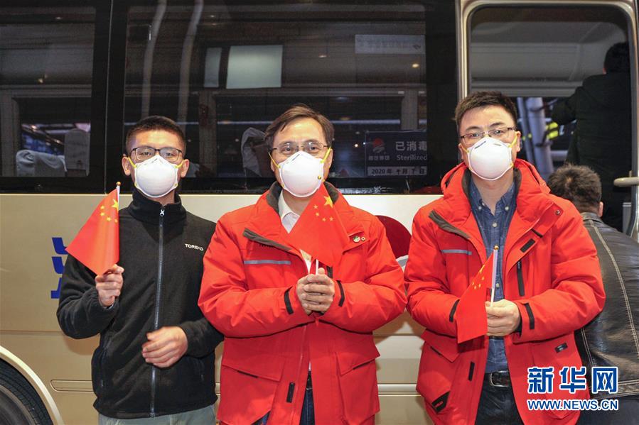 (抗疫一線醫(yī)務(wù)人員英雄群體·圖文互動(dòng))(1)中醫(yī)勇士戰(zhàn)疫魔——記中國(guó)中醫(yī)科學(xué)院國(guó)家援鄂抗疫中醫(yī)醫(yī)療隊(duì)