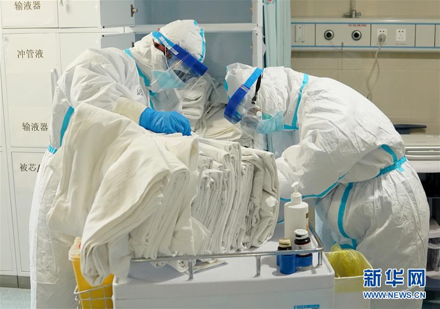 (抗疫一線醫(yī)務(wù)人員英雄群體·圖文互動)(5)同濟醫(yī)院“尖刀連”:決戰(zhàn)在“新冠重癥高地”