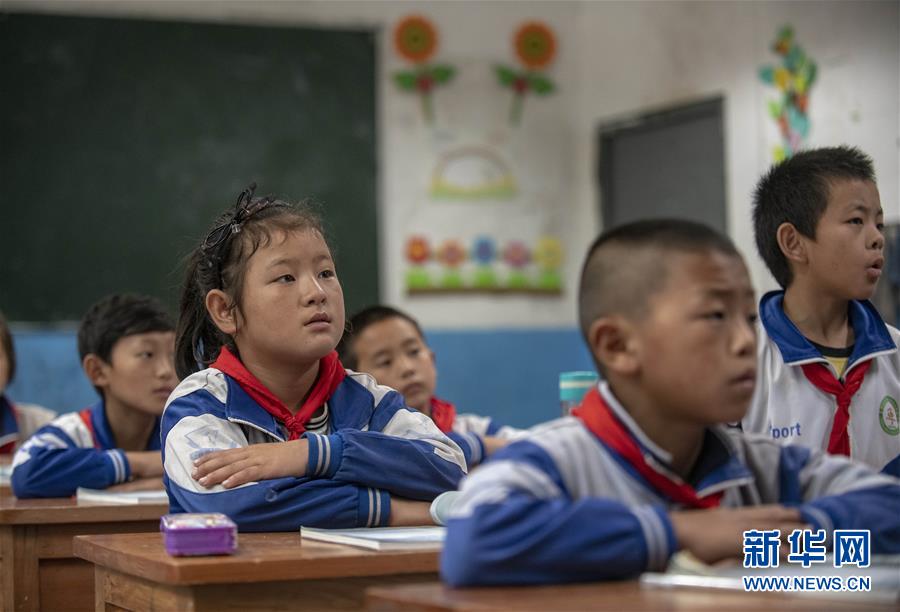 (新華全媒頭條·決戰(zhàn)決勝脫貧攻堅(jiān)·督戰(zhàn)未摘帽貧困縣·圖文互動)(6)脫貧的歌聲——云南直過民族和人口較少民族共入新時(shí)代