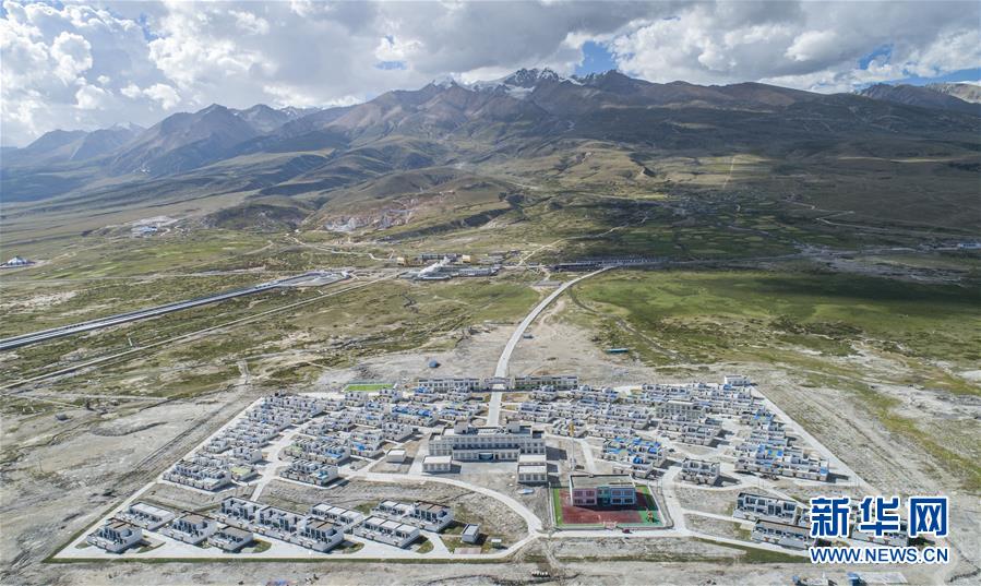 （新華全媒頭條·走向我們的小康生活·圖文互動(dòng)）（1）扎西德勒，我們的新家園——西藏易地扶貧搬遷搬出幸福美好新生活