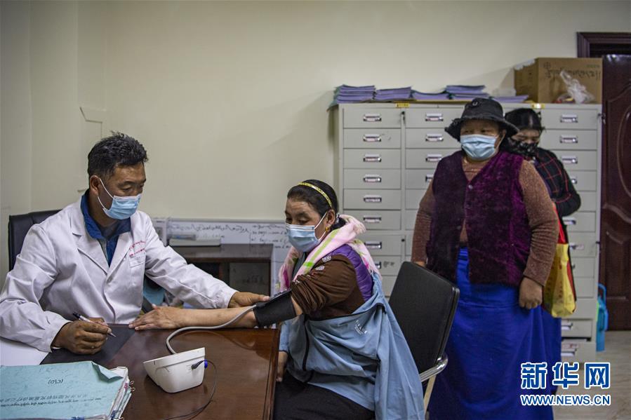 （新華全媒頭條·走向我們的小康生活·圖文互動(dòng)）（6）扎西德勒，我們的新家園——西藏易地扶貧搬遷搬出幸福美好新生活