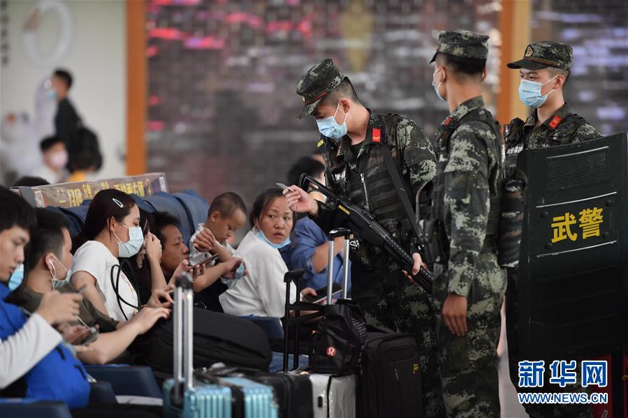 (圖文互動)(1)武警官兵“雙節(jié)”堅守戰(zhàn)位保平安