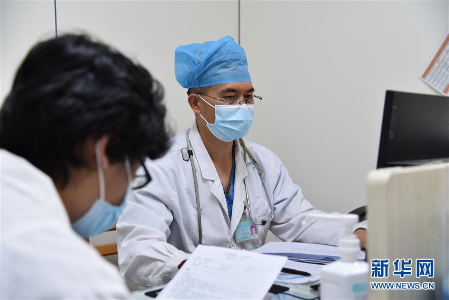 (圖文互動(dòng))(4)醫(yī)療服務(wù)“不打烊”——國(guó)慶假期醫(yī)院走訪見(jiàn)聞
