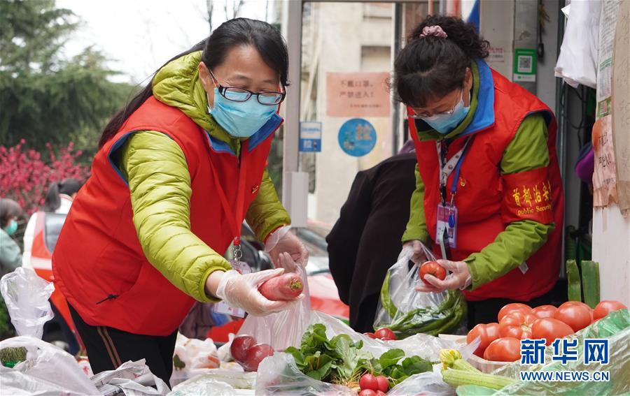 （新華全媒頭條·圖文互動）（1）北京“六穩(wěn)”“六保”工作一線實(shí)錄