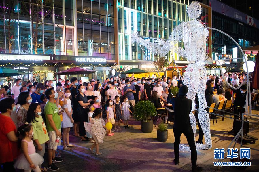 （新華全媒頭條·圖文互動）（9）北京“六穩(wěn)”“六保”工作一線實(shí)錄