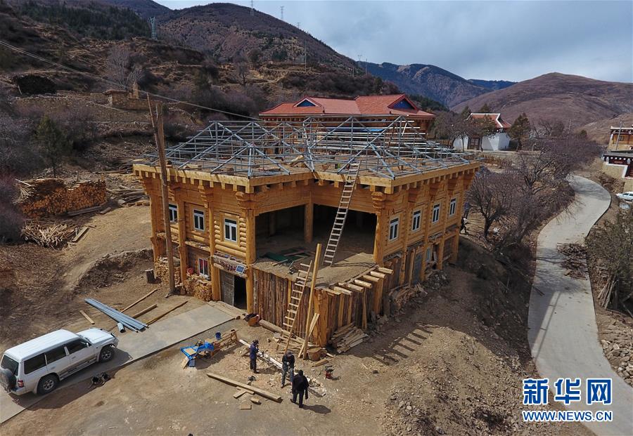 (新華全媒頭條·圖文互動(dòng))(3)命運(yùn)的轉(zhuǎn)折——寫在四川甘孜藏族自治州建州70年之際