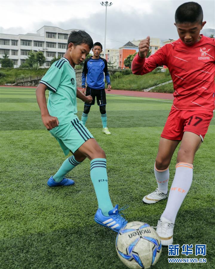 (習近平的小康故事·新華視界·圖文互動)(1)“讓每個人都有人生出彩的機會”——習近平和人民教育的故事