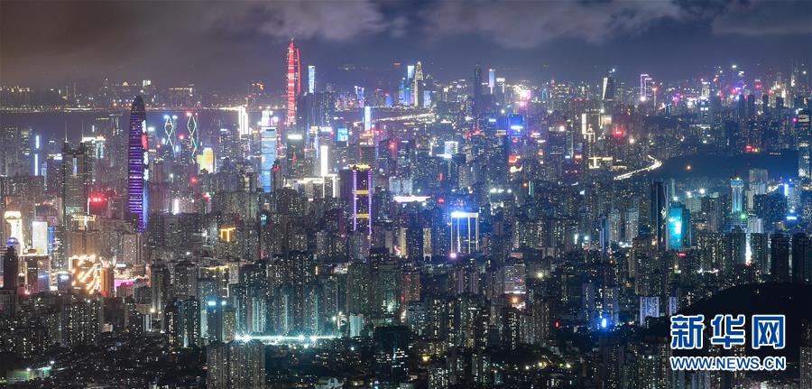 (新華全媒頭條·圖文互動(dòng))(18)偉大旗幟引領(lǐng)歷史巨變——習(xí)近平新時(shí)代中國(guó)特色社會(huì)主義思想指引“十三五”經(jīng)濟(jì)社會(huì)發(fā)展述評(píng)