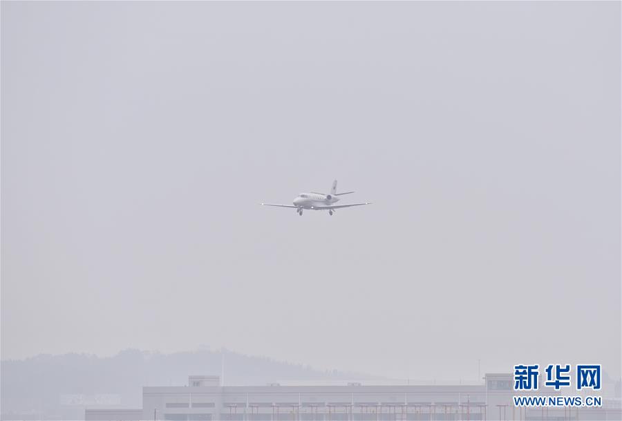 (經(jīng)濟(jì))(1)成都天府國(guó)際機(jī)場(chǎng)開(kāi)始校飛