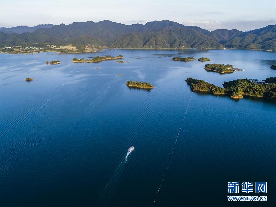 (新華全媒頭條·圖文互動)(9)歷史交匯點(diǎn)上的宏偉藍(lán)圖 ——《中共中央關(guān)于制定國民經(jīng)濟(jì)和社會發(fā)展第十四個五年規(guī)劃和二〇三五年遠(yuǎn)景目標(biāo)的建議》誕生記