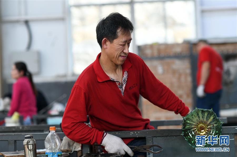 (新華全媒頭條·五中全會精神在基層·圖文互動)(5)贏向未來——來自齊魯大地上的學(xué)思踐行