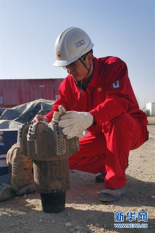 （青春的夢想 青春的奮斗·圖文互動）（3）年輕，就要無悔擔(dān)當(dāng)——青春在奉獻(xiàn)中閃光