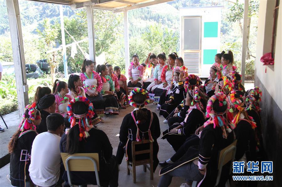 （五中全會精神在基層·圖文互動）（5）天津、福建、廣東、云南等地創(chuàng)新形式讓黨的十九屆五中全會精神“飛入尋常百姓家”