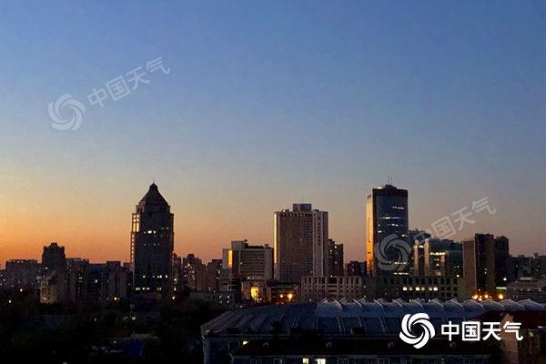 北京部分水域水面已結(jié)冰 今天陣風(fēng)仍達5~6級風(fēng)寒效應(yīng)明顯