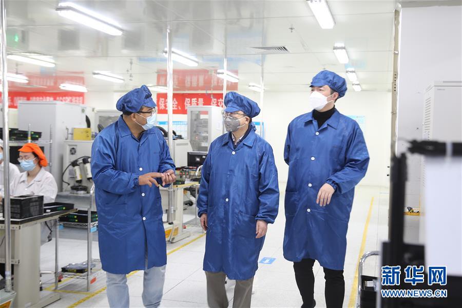 (代表委員履職·圖文互動(dòng))(1)“化危為機(jī)靠創(chuàng)新”——全國(guó)人大代表馬新強(qiáng)履職記