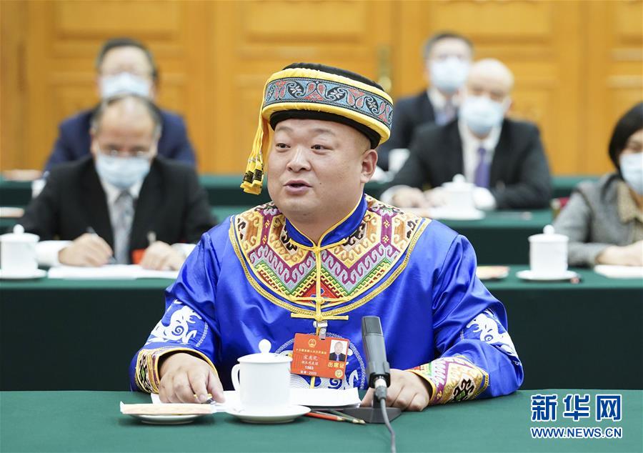 （新華全媒頭條·圖文互動(dòng)）（8）從人民中汲取磅礴力量——習(xí)近平總書(shū)記同出席2020年全國(guó)兩會(huì)人大代表、政協(xié)委員共商國(guó)是紀(jì)實(shí)