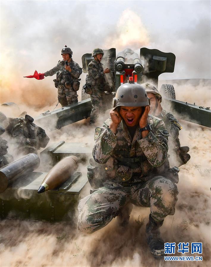 （新華全媒頭條·圖文互動(dòng)）（9）沿著中國(guó)特色強(qiáng)軍之路闊步前進(jìn)——黨中央、中央軍委領(lǐng)導(dǎo)推進(jìn)國(guó)防和軍隊(duì)建設(shè)70年紀(jì)實(shí)