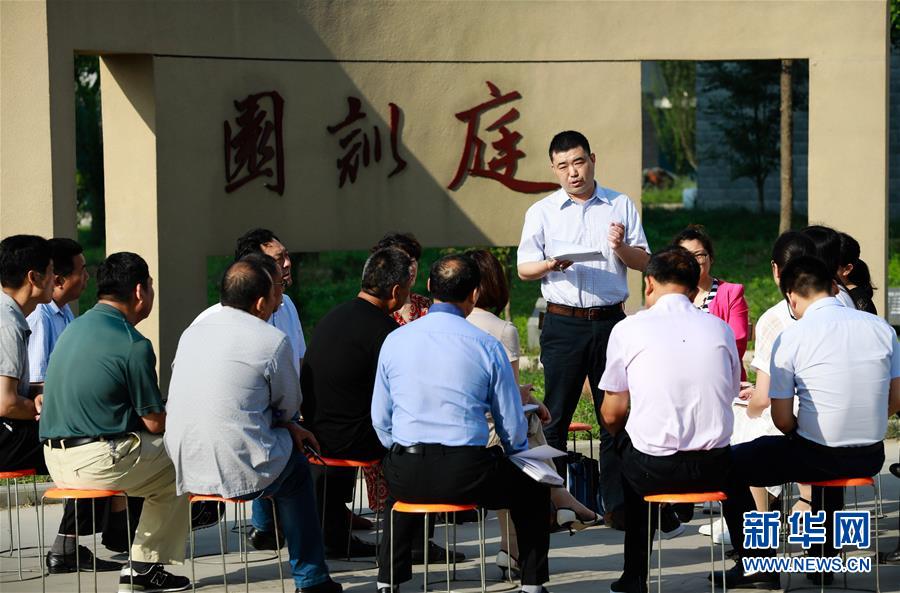 (新華全媒頭條·圖文互動)(10)開啟法治中國新時代——以習近平同志為核心的黨中央推進全面依法治國紀實