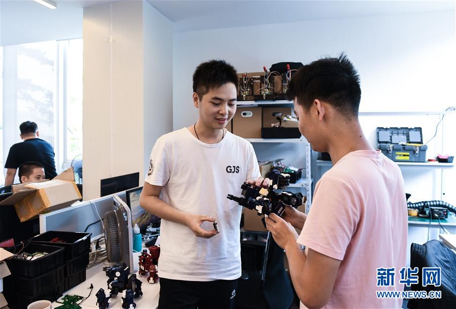 (在習(xí)近平新時(shí)代中國特色社會(huì)主義思想指引下——新時(shí)代新作為新篇章·總書記關(guān)切開放事·圖文互動(dòng))(1)以開放作楫 揚(yáng)創(chuàng)新之帆——深圳“先行示范”再啟航