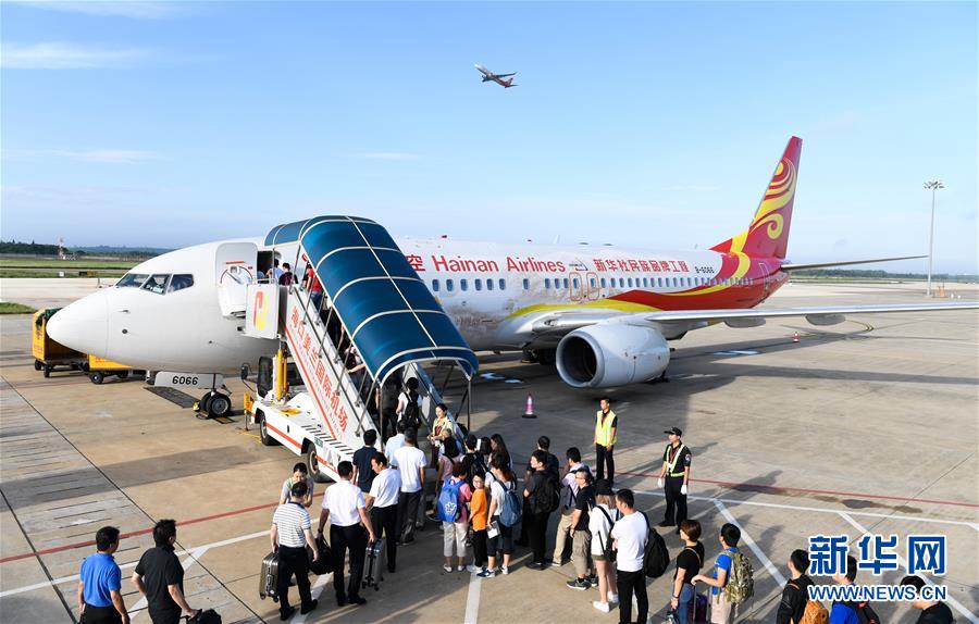 (在習(xí)近平新時(shí)代中國(guó)特色社會(huì)主義思想指引下——新時(shí)代新作為新篇章·總書記關(guān)切開放事·圖文互動(dòng))(1)開放的故事講不完——海南開放再“提速”